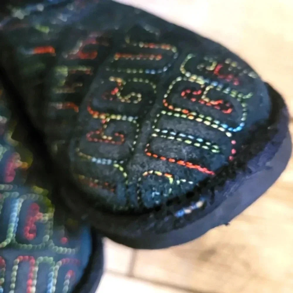 UGG Graphic Stitch class II short boots rainbow colorful black suede leather 6